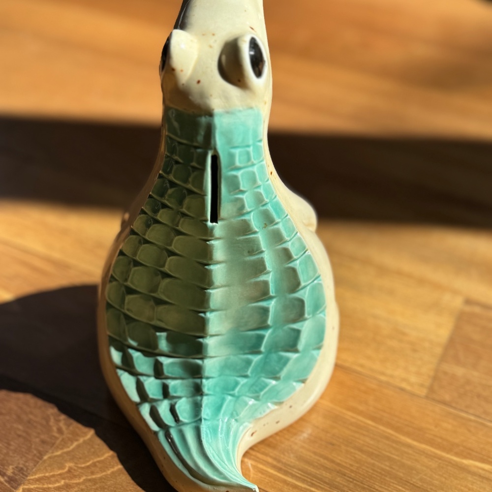 Vintage Ceramic Alligator/Crocodile Coin Bank w/plug marked by artist - Picture 3 of 9